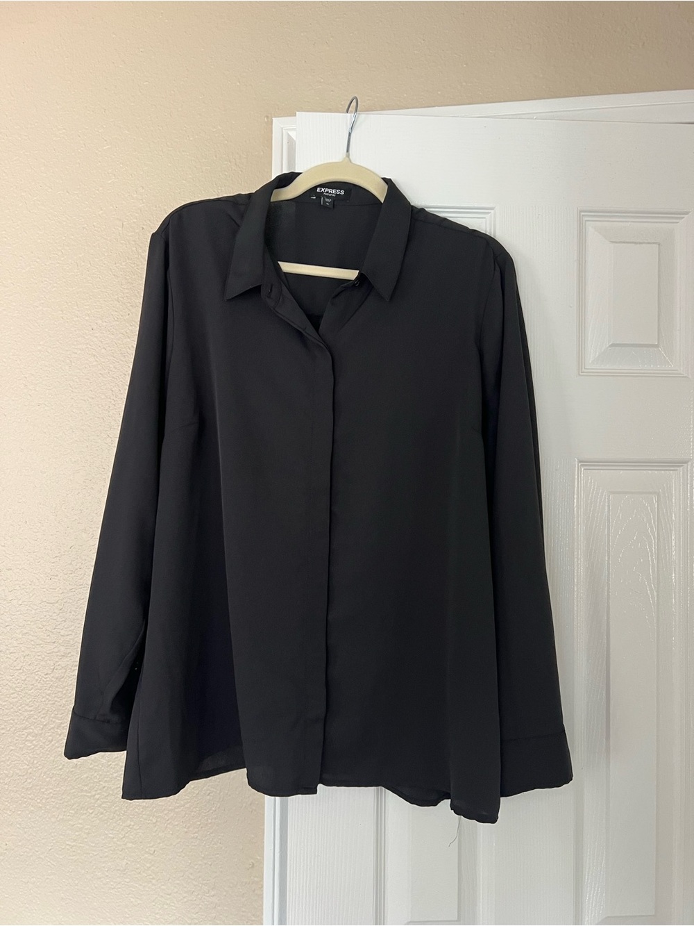 Express Portofino Women’s Black Button-Up Shirt
